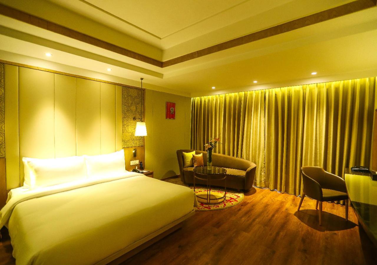 Radisson Bhopal Otel Dış mekan fotoğraf